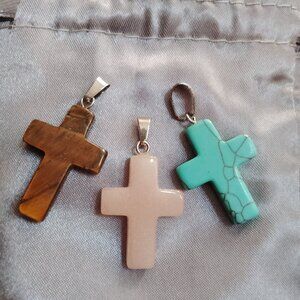 ❤️ Gemstone Cross Pendant Necklace